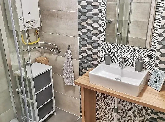 Central In The City Center Apartman *